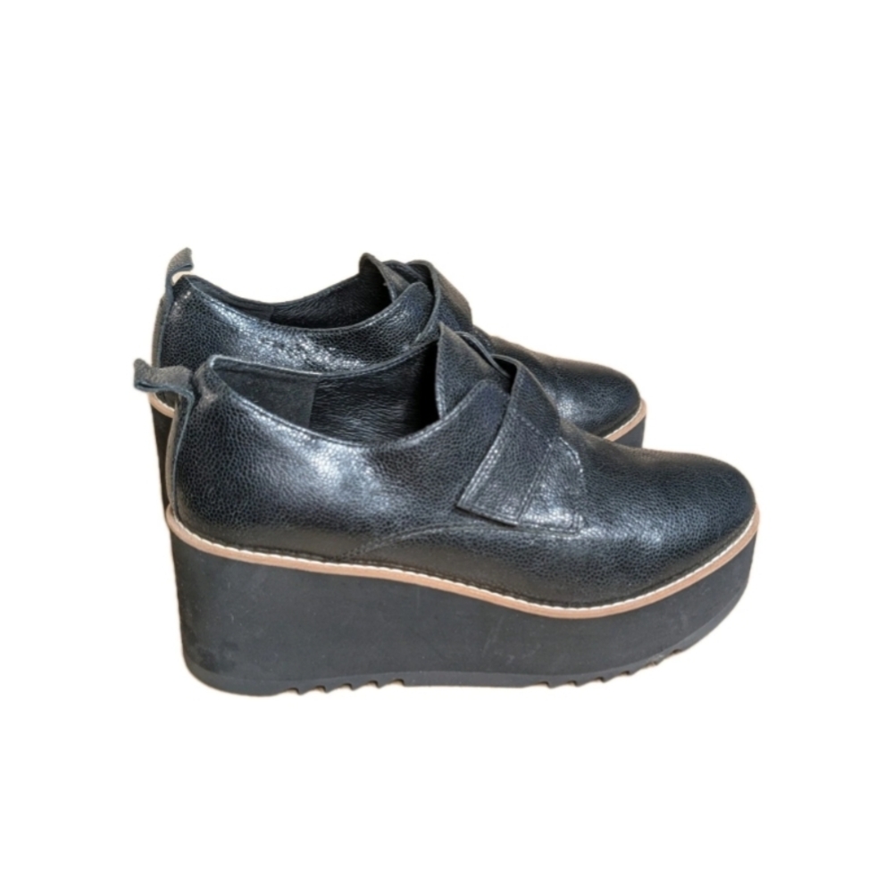 Eileen Fisher Black Leather Platform Slip-On Shoes with Tan Trim - Picture 3 of 6